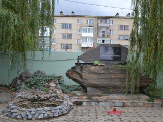 Памятник "Слава воинам-железнодорожникам" ст.Анисовка