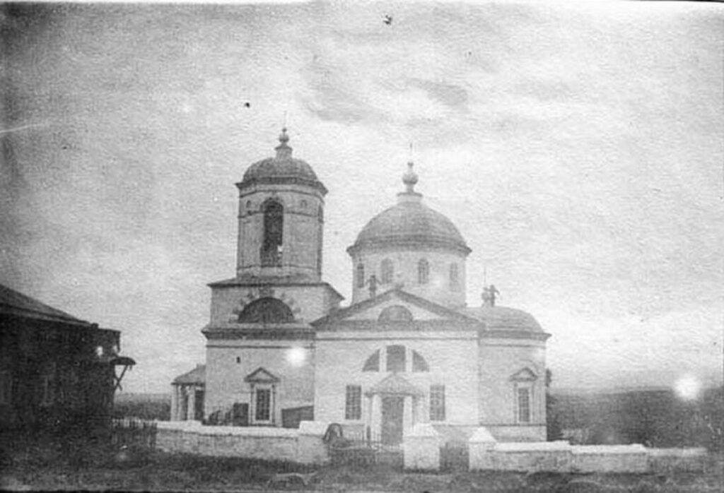 Храм в селе Увек (Саратов), утраченный.